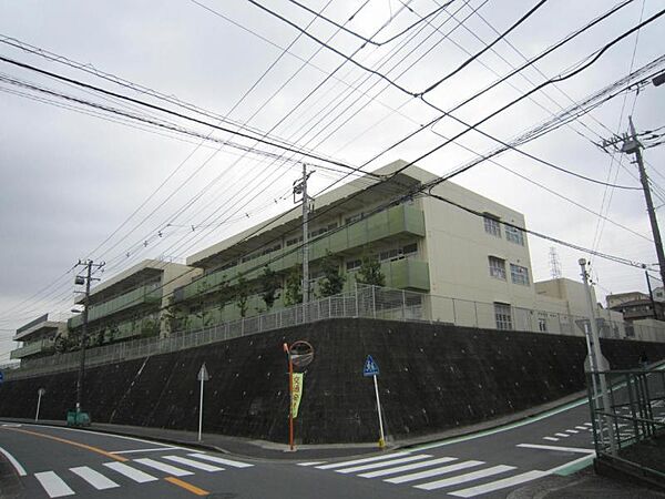 横浜市立美しが丘西小学校 400ｍ