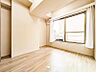 室内：【洋室】休日はゴロゴロできるプライベート空間を重視したお部屋で過ごしたいですね