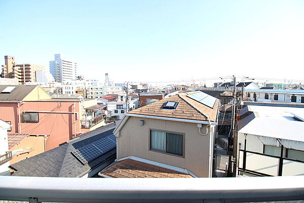 周辺に高い建物が少ないため、日照をしっかり確保できます！