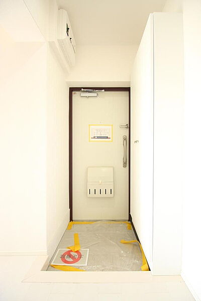 家族や来客をお出迎えする玄関は、家の顔と言っても過言ではありません。お花などで自分好みにレイアウトしてみるのもいいですね♪