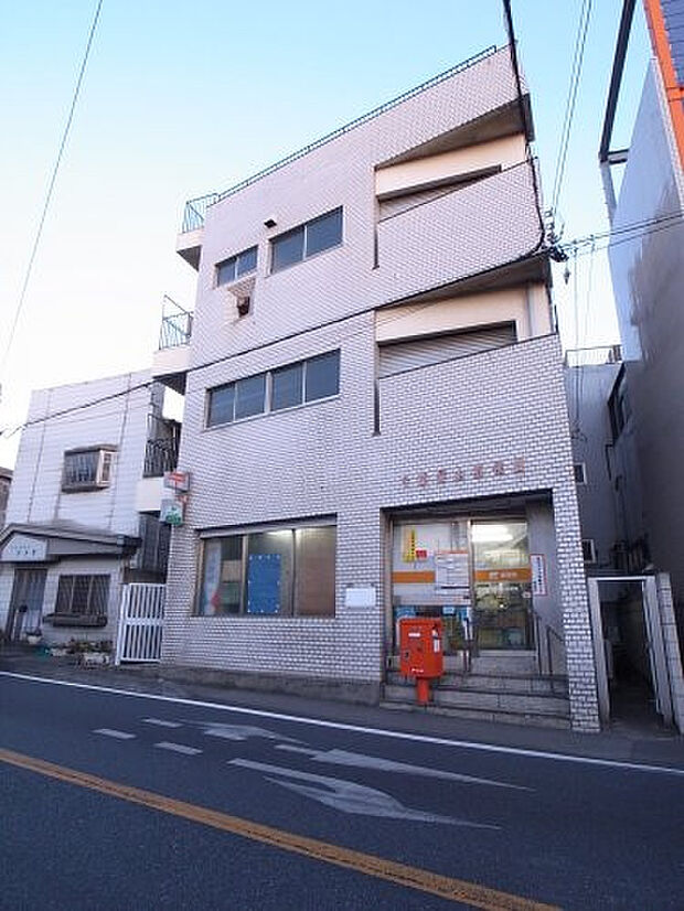 千葉桜木郵便局（約700ｍ）。徒歩約9分の距離にある郵便局です。手紙や荷物の発送・受取等がスムーズに行えて便利です。