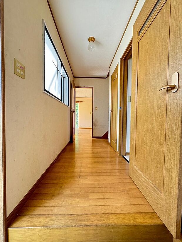 シューズボックス付きの玄関収納スペースが豊富なため、散らかりやすい玄関も綺麗に保つことが出来ます♪〜現地（2024年4月）撮影〜