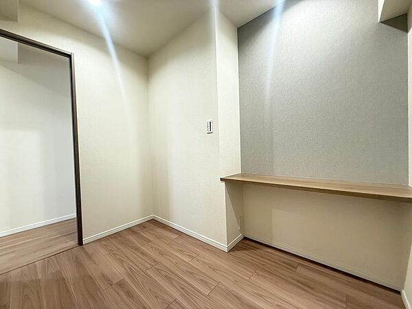 納戸付きで仕事部屋や趣味のお部屋として使用可能です。（2025年2月撮影）