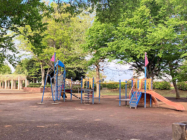 八街中央公園（約1400m）