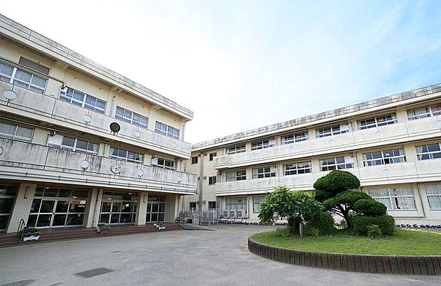 八街市立八街東小学校（約850m）