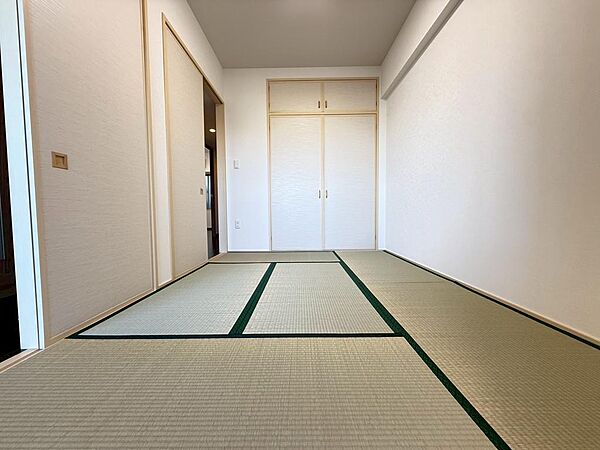 「家族団らん」 「来客時の客間」 等々多目的なスペースとして活用出来る便利な空間です。（2025年5月撮影）