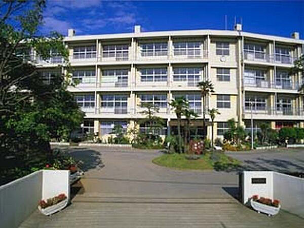 千葉市立幕張中学校（約1400m）