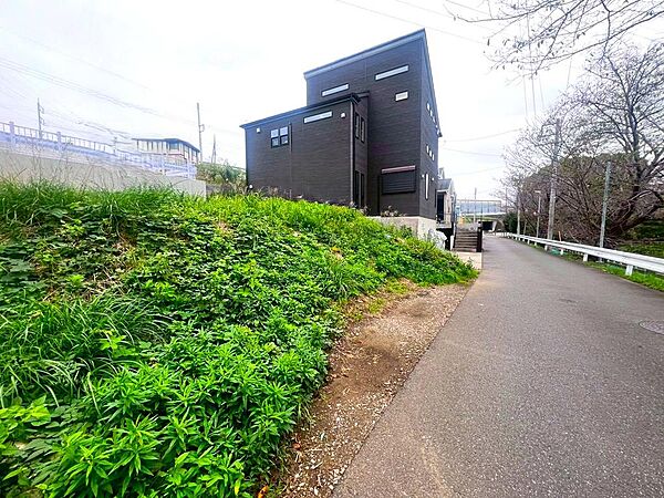 住宅の間取りやデザイン、性能や設備もこだわることができるため、ご家族の理想のおうちを作ることができます。（2025年10月撮影）