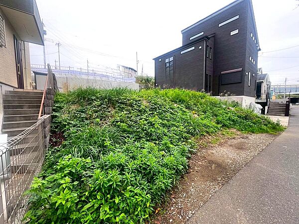 建築条件無し売地は住宅を建てる際に、施工会社を自分で選ぶことができるため自由度が高く、自分だけの注文住宅を建てることができます。（2025年10月撮影）