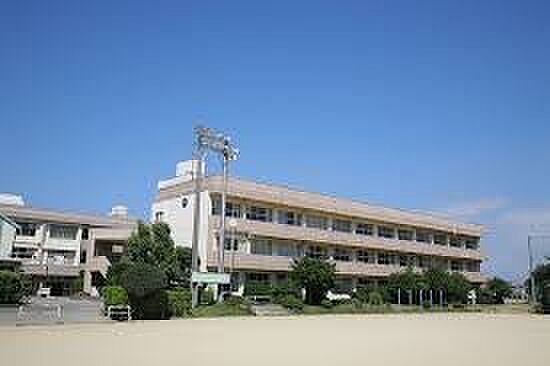 船橋市立二宮中学校（約270m）