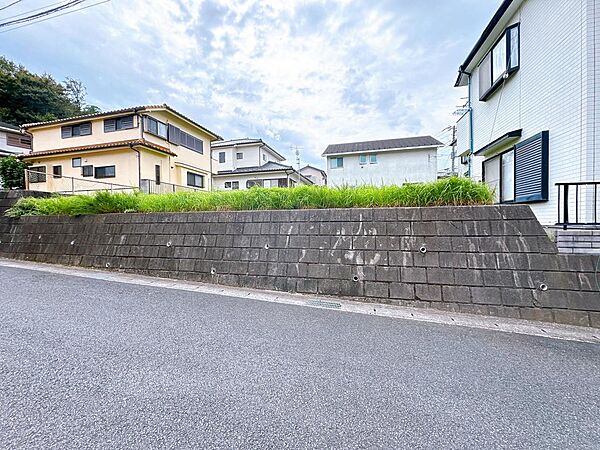 広々としたお土地はお庭や駐車場を広くとることができ、より理想のおうちを実現していただけやすいです。（2025年9月撮影）