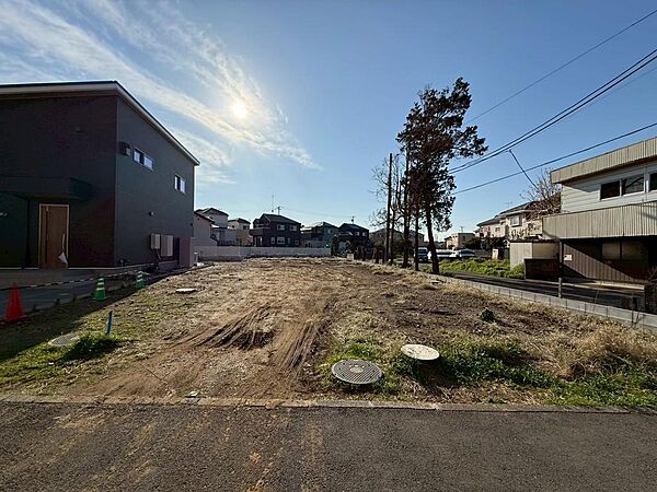 建築条件無し売地は住宅を建てる際に、施工会社を自分で選ぶことができるため自由度が高く、自分だけの注文住宅を建てることができます。（2026年4月撮影）
