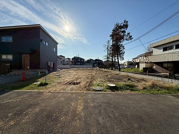 70坪超えのゆとりあるお土地は建築条件無しにつき、お好きなハウスメーカー様で理想の住まいを実現していただけます。（2026年4月撮影）