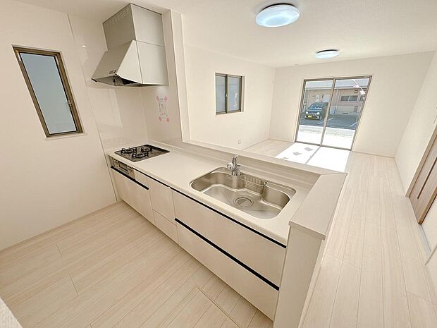 広々キッチンならお子様と一緒にお菓子作りやパーティ準備も楽しめそうです♪（2026年1月撮影）