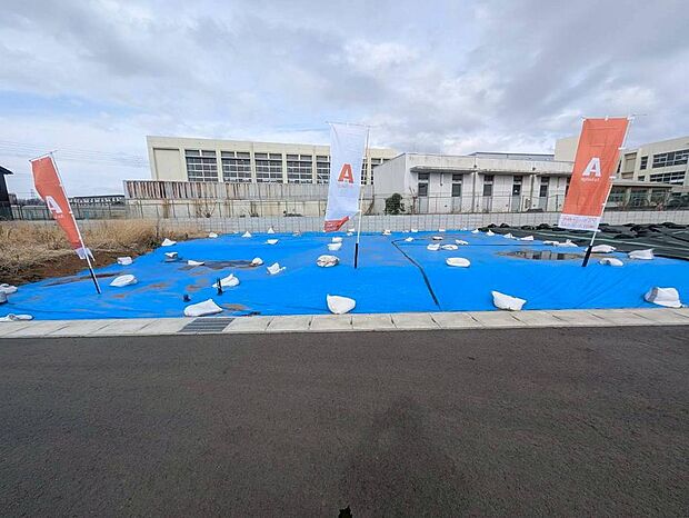 建築条件付きの土地となります。建物プランや間取りのご相談も可能です。(2026年2月撮影)