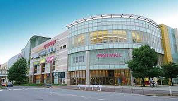 イオンモール千葉ニュータウン（約2000m）徒歩約25分の距離にあるショッピングセンターです。休日のお出かけにも最適です。