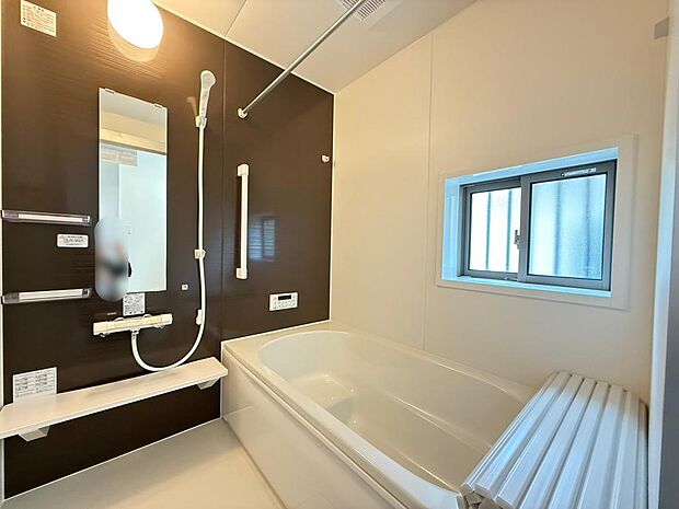 広々とした浴室で心地よいバスタイムをお過ごしください。(2026年3月撮影)