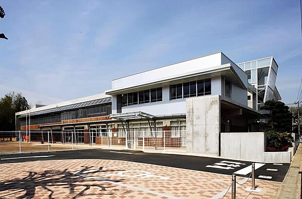 あやめ台幼稚園（約800ｍ）