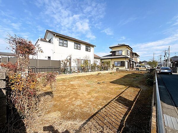 広々としたお土地はお庭や駐車場を広くとることができ、より理想のおうちを実現していただけやすいです。（2026年2月撮影）