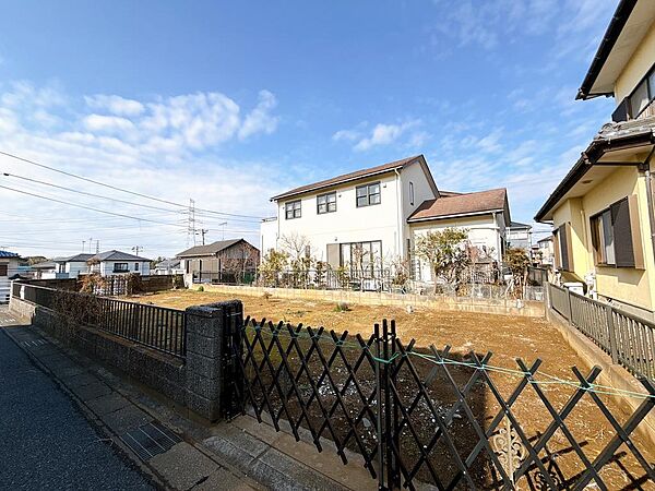 建築条件無し売地は住宅を建てる際に、施工会社を自分で選ぶことができるため自由度が高く、自分だけの注文住宅を建てることができます。（2026年2月撮影）