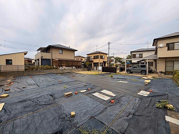 建築条件無し売地は住宅を建てる際に、施工会社を自分で選ぶことができるため自由度が高く、自分だけの注文住宅を建てることができます。（2026年6月撮影）
