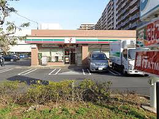 セブン-イレブン 船橋山手店（約110m）