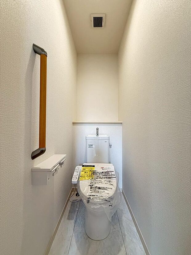 温水洗浄機能がついており、寒い日でも安心して座ることができます。（2026年4月撮影）