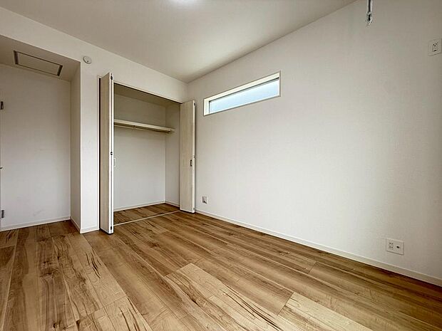 ナチュラルな内装デザインでお部屋も温かみがあって明るいです。（2026年4月撮影）