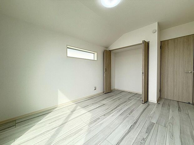 ナチュラルな内装デザインでお部屋も温かみがあって明るいです。(2026年4月撮影)