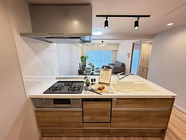 使い勝手の良いシステムキッチン。（2026年4月撮影）