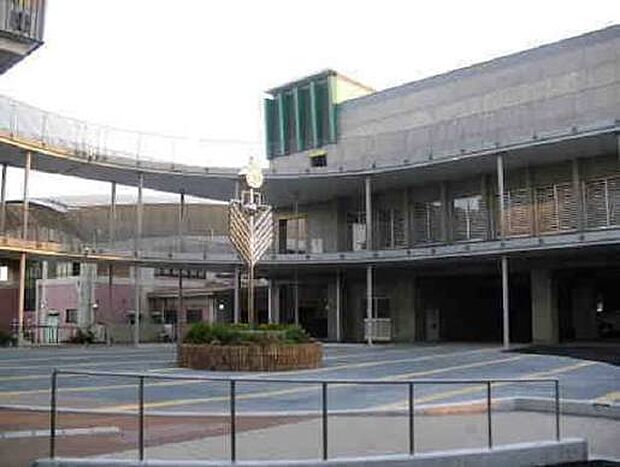 千葉市立松ヶ丘中学校(約1000m)