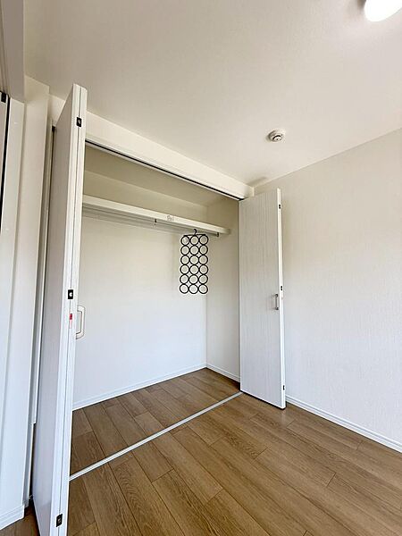 部屋ごとに設けた収納は住みやすさへのこだわり。（2026年4月撮影）