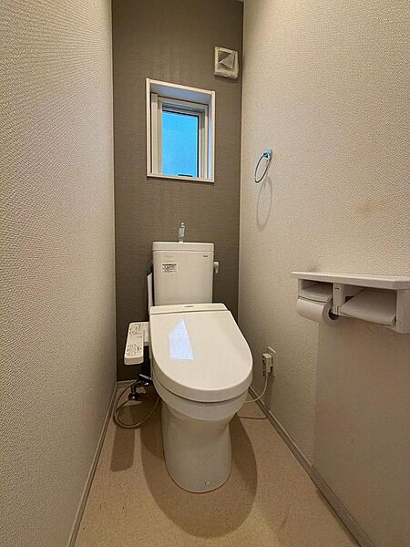 温水洗浄機能がついており、寒い日でも安心して座ることができます。（2026年5月撮影）