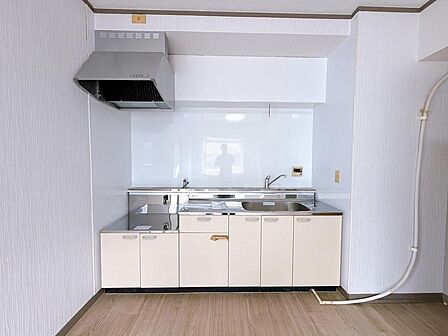 調理器具などを入れるスペースもたっぷりあります♪(2026年7月撮影)