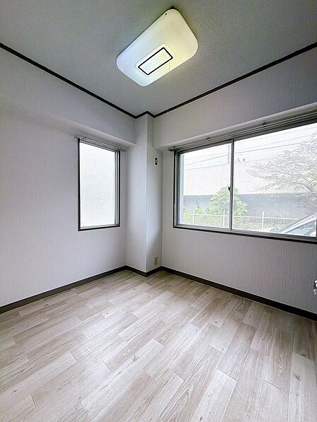 ナチュラルな内装デザインでお部屋も温かみがあって明るいです。(2026年7月撮影)