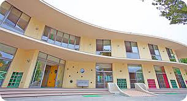 勝田台幼稚園（約1200m）徒歩約15分の距離にある幼稚園です。お子様の通園にぴったりです。