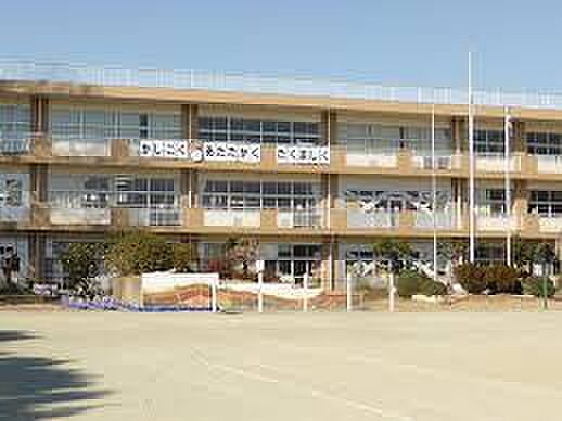千葉市立作新小学校（約750m）