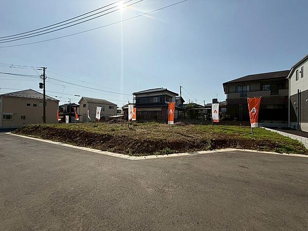 40坪超えのゆとりあるお土地は建築条件無しにつき、お好きなハウスメーカー様で理想の住まいを実現していただけます。（2026年5月撮影）