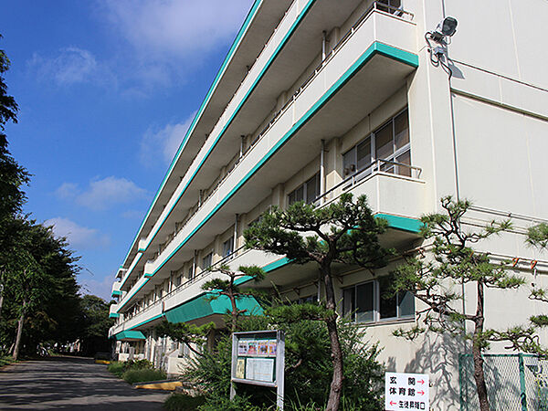 千葉市立若松中学校（約950m）徒歩約12分の距離にある中学校です。
