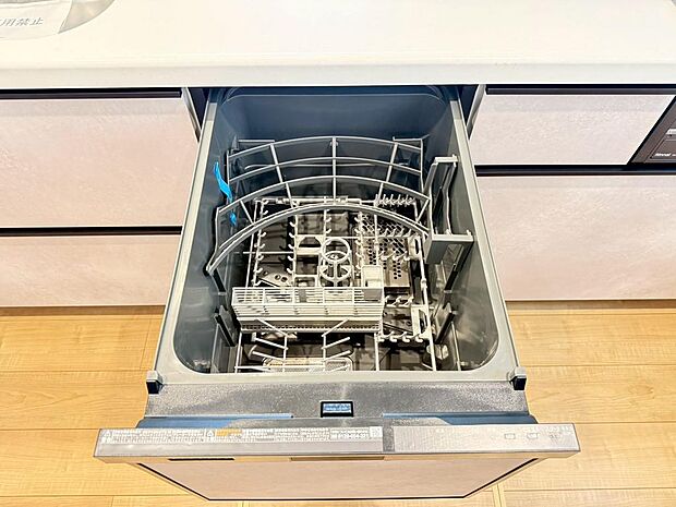 食器洗浄機が後片付けをサポート!食事後の家族のくつろぎタイムをゆっくりもてます♪(2026年6月撮影)