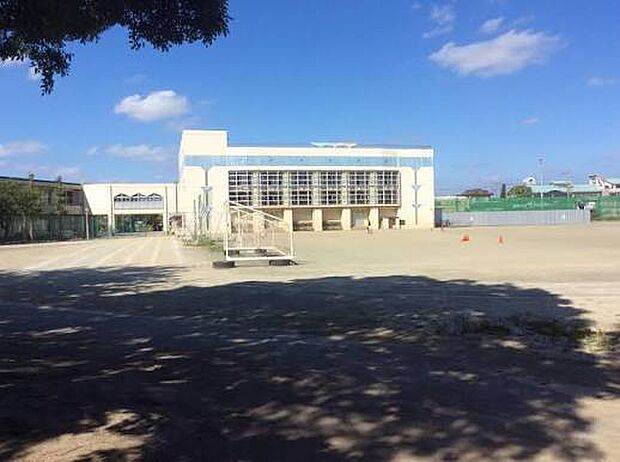 市原市立五井中学校(約900m)