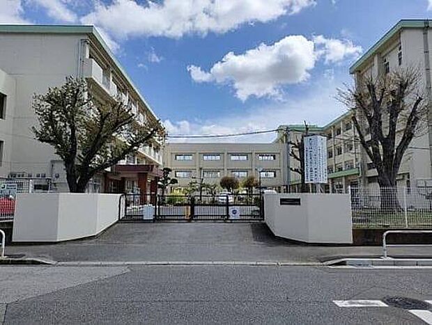 千葉市立千城台みらい小学校(約800m)
