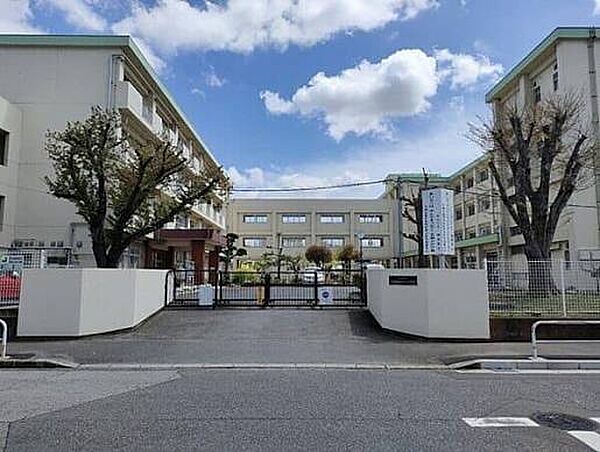 千葉市立千城台みらい小学校（約800m）