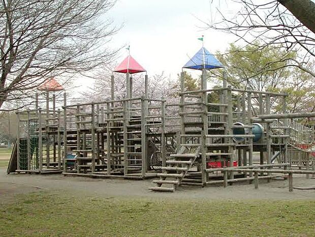 穴川中央公園（約950m）