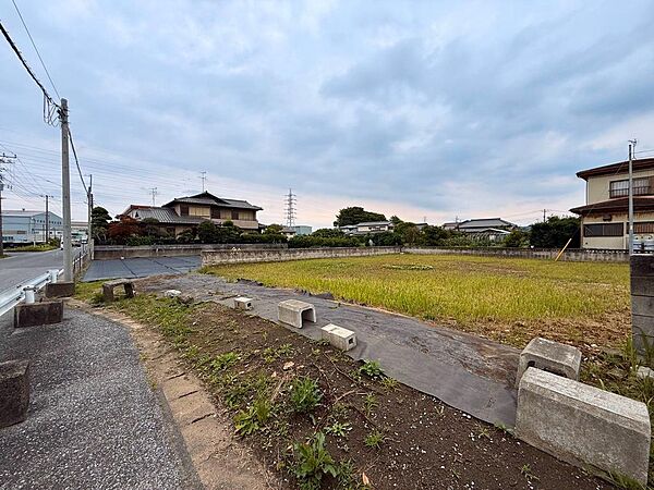 広々としたお土地はお庭や駐車場を広くとることができ、より理想のおうちを実現していただけやすいです。（2026年6月撮影）