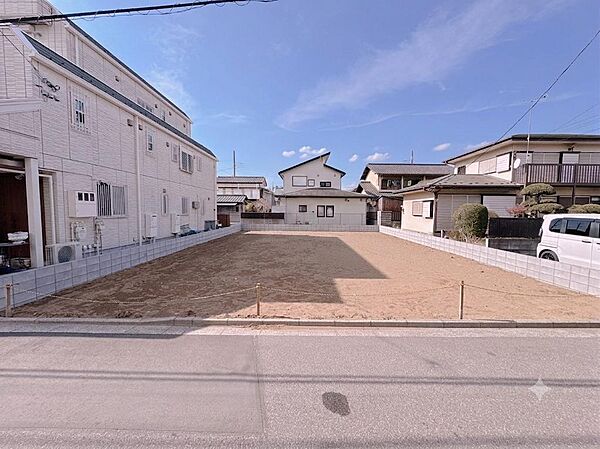 建築条件無し売地はハウスメーカーをご自身で選ぶことができるため、理想のお家が実現可能です。現地（2026年3月）撮影