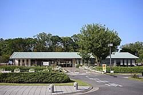 みどりヶ丘公園(約260m)