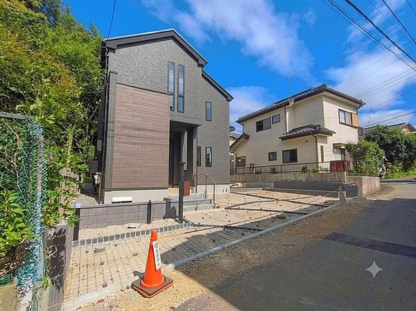 当日のご案内ももちろん大歓迎です。ご自宅や駅までお迎えに参ります。小さなお子様がいるご家庭や交通手段が無い方もお気軽にご相談くださいませ！