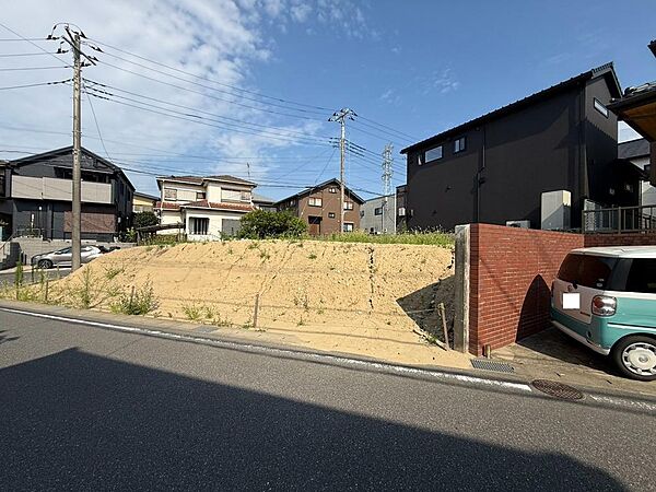 広々としたお土地はお庭や駐車場を広くとることができ、より理想のおうちを実現していただけやすいです。（2026年7月撮影）