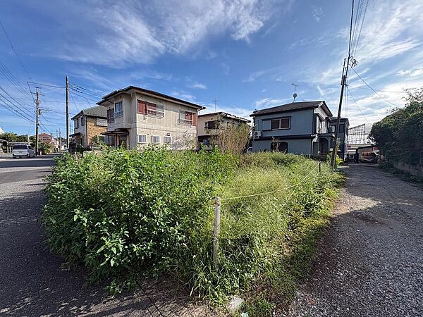 建築条件無し売地は住宅を建てる際に、施工会社を自分で選ぶことができるため自由度が高く、自分だけの注文住宅を建てることができます。（2026年9月撮影）